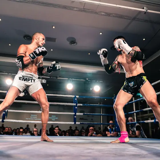 Face-off im Ring vor dem Kampf