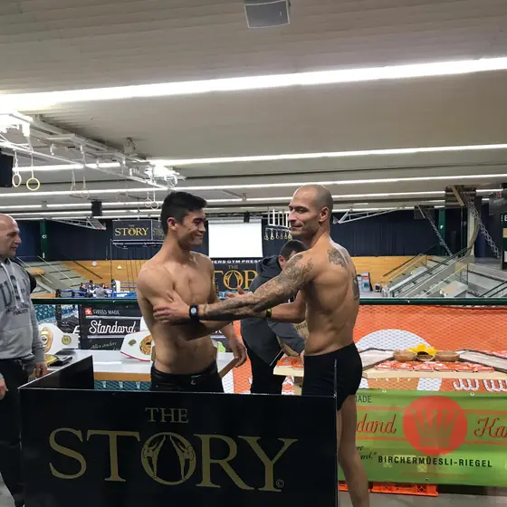 Handschlag nach dem Weigh-in